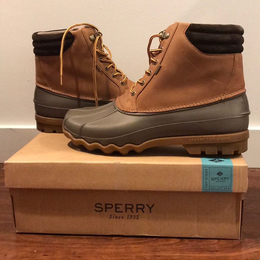 BRAND NEW men’s winter boot